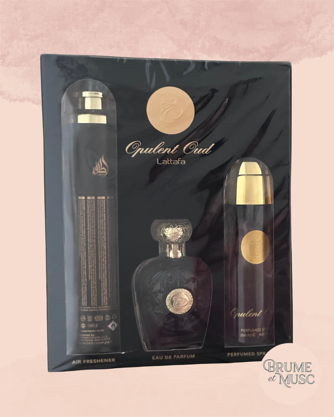 Coffret cadeau Opulent Oud Lattafa comprenant une eau de parfum 100ml, un déodorant 200ml et un désodorisant 300ml